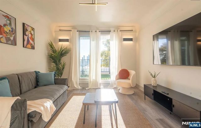 6115 Kennedy Boulevard, West New York, NJ 07093