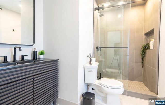 6115 Kennedy Boulevard, West New York, NJ 07093