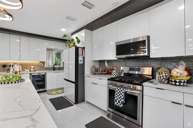 18931 SW 97th Ave, Cutler Bay, FL 33157