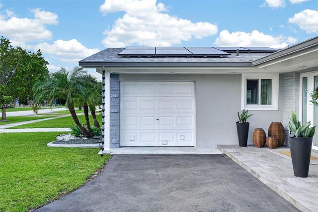 18931 SW 97th Ave, Cutler Bay, FL 33157