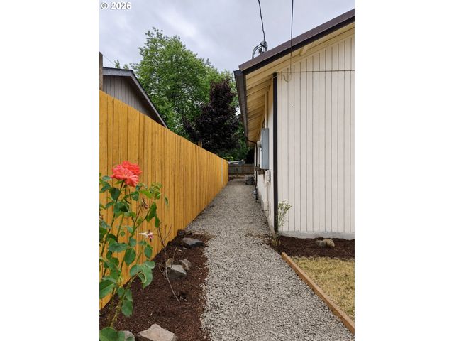10316 Se LIEBE St, Portland, OR 97266