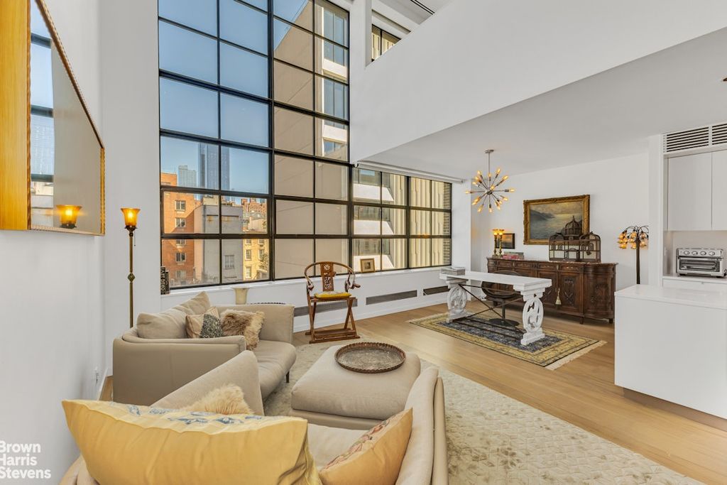 456 W 19th St Apt 4A, New York City, NY 10011