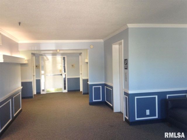 1035 LINCOLN Road 320, Bettendorf, IA 52722