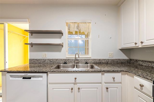 170 COQUINA BAY DRIVE, St Petersburg, FL 33705