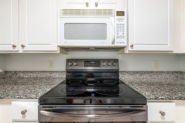 170 COQUINA BAY DRIVE, St Petersburg, FL 33705