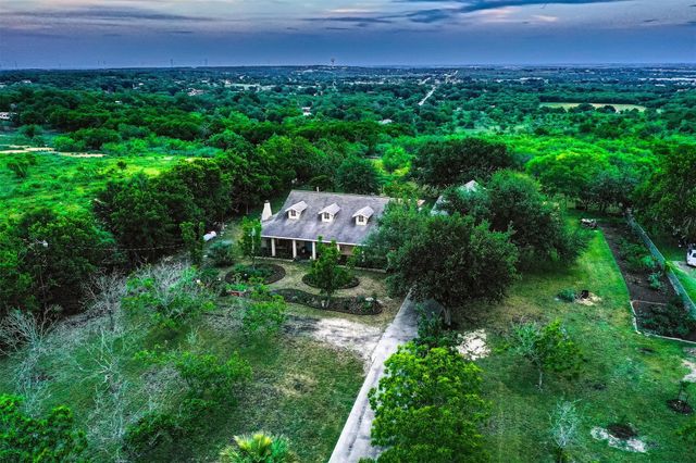 900 Williamson RD, Kyle, TX 78640