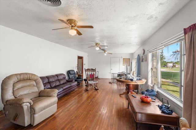101 SE County Road 2240, Corsicana, TX 75109