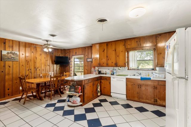 101 SE County Road 2240, Corsicana, TX 75109