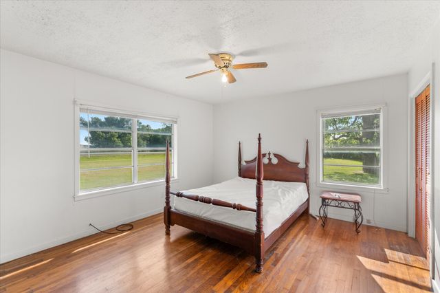 101 SE County Road 2240, Corsicana, TX 75109