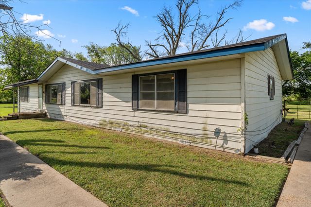 101 SE County Road 2240, Corsicana, TX 75109