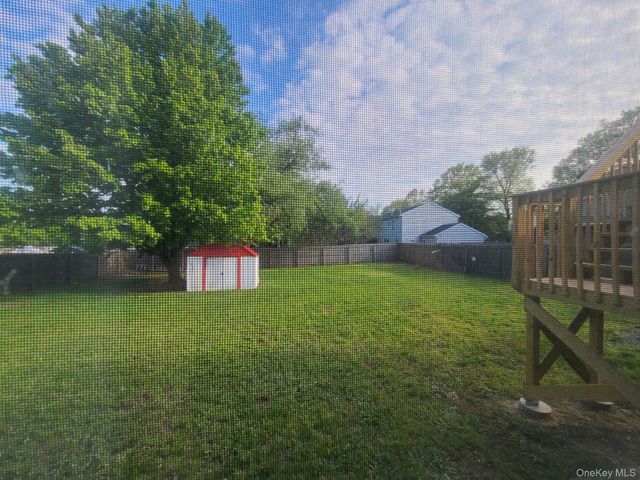 4 E Walnut Street Floor 1, Central Islip, NY 11722