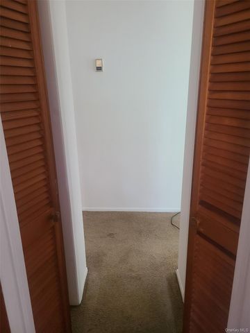 4 E Walnut Street Floor 1, Central Islip, NY 11722