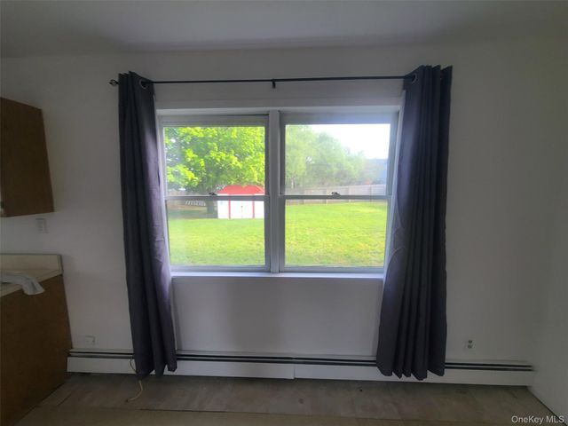 4 E Walnut Street Floor 1, Central Islip, NY 11722