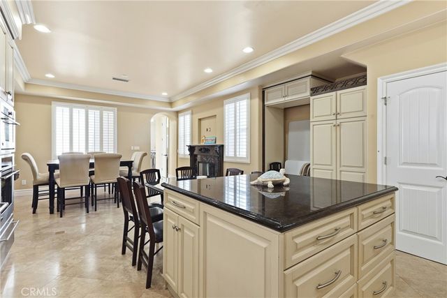 211 Chicago Ave, Huntington Beach, CA 92648