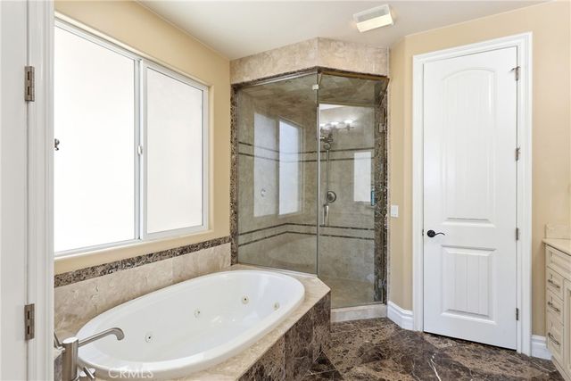 211 Chicago Ave, Huntington Beach, CA 92648