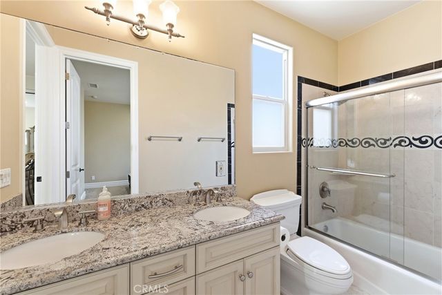 211 Chicago Ave, Huntington Beach, CA 92648