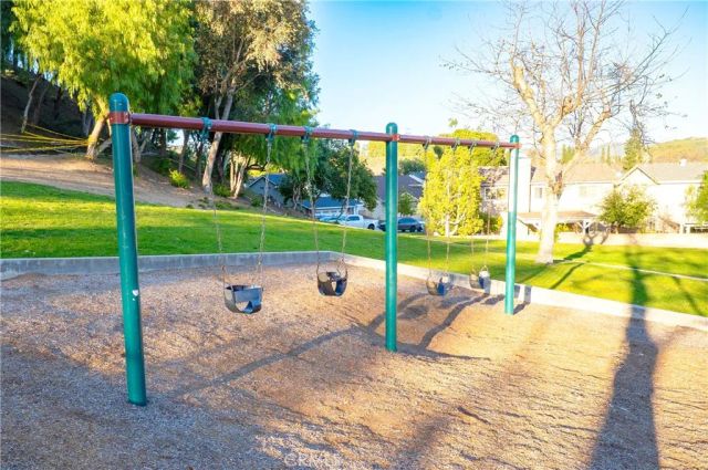 27626 Saffron Lane, Saugus, CA 91350