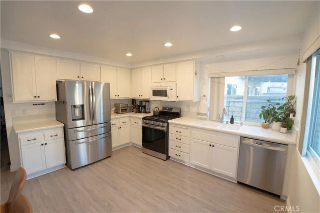 27626 Saffron Lane, Saugus, CA 91350