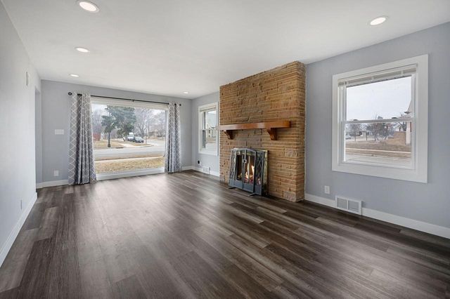 4500 S Packard AVENUE, Cudahy, WI 53110