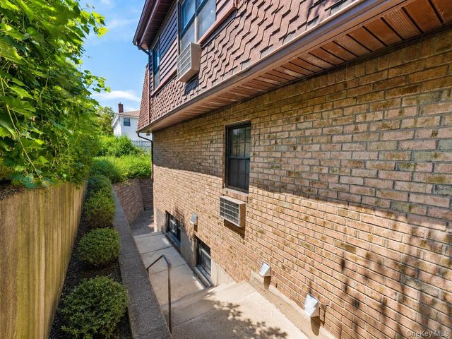 6138 233rd Street 24, Oakland Gardens, NY 11364