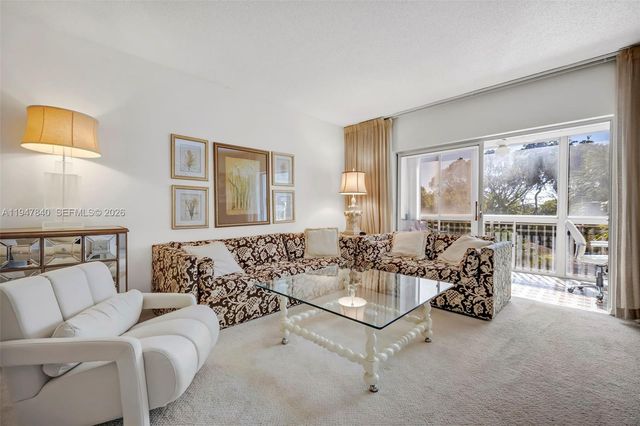 3800 Hillcrest Dr 316, Hollywood, FL 33021