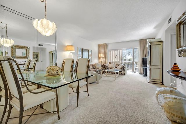 3800 Hillcrest Dr 316, Hollywood, FL 33021