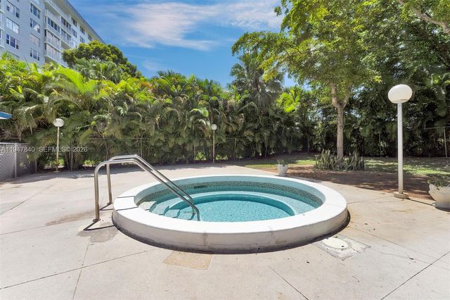 3800 Hillcrest Dr 316, Hollywood, FL 33021