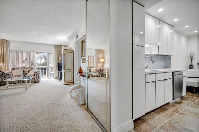 3800 Hillcrest Dr 316, Hollywood, FL 33021