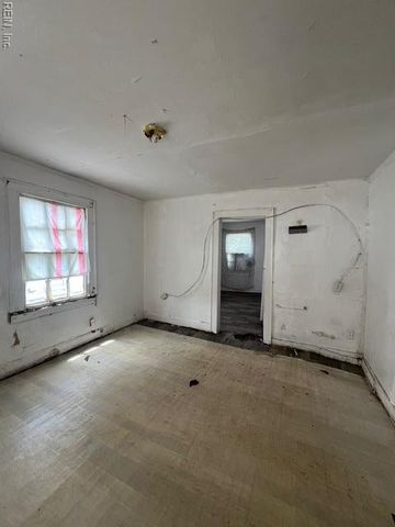 73 Decatur ST, Portsmouth, VA 23702
