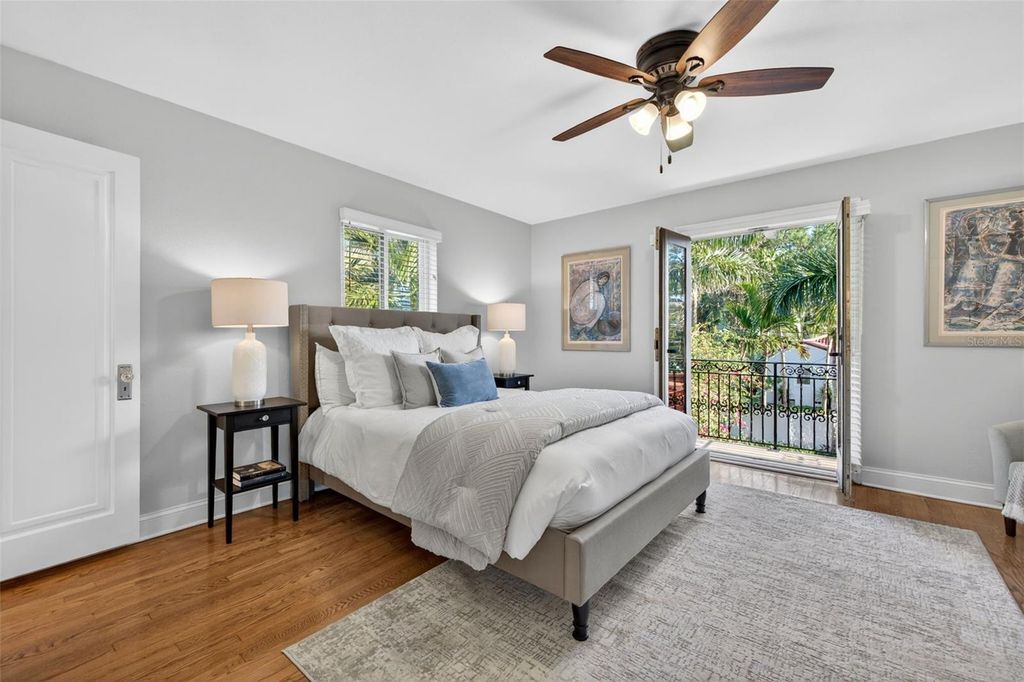 Image 28 of property listing at 636 15TH AVENUE NE, St Petersburg, FL 33704