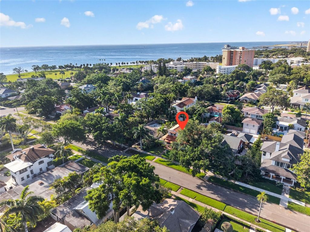 Image 55 of property listing at 636 15TH AVENUE NE, St Petersburg, FL 33704