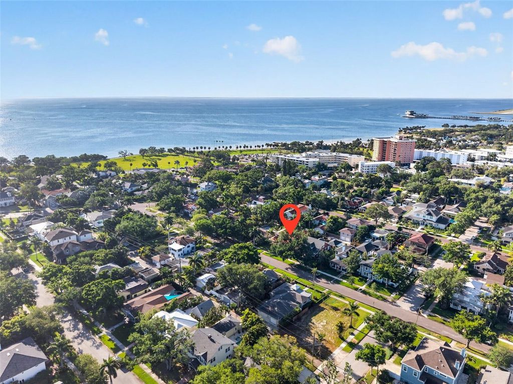 Image 56 of property listing at 636 15TH AVENUE NE, St Petersburg, FL 33704