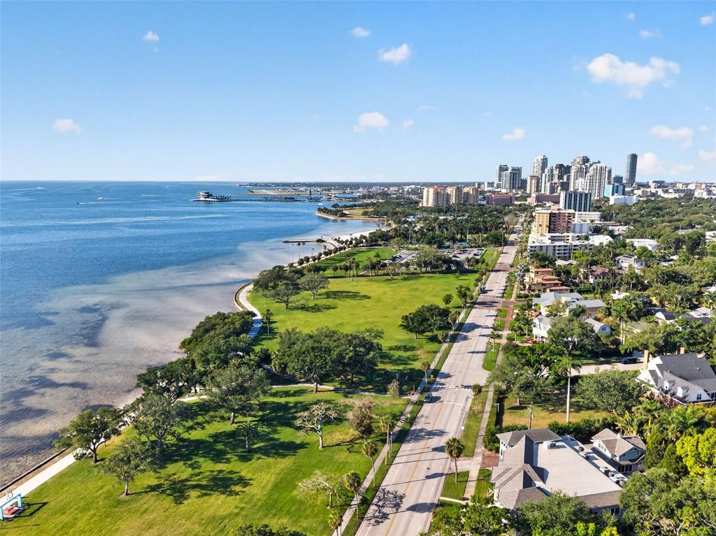 Image 58 of property listing at 636 15TH AVENUE NE, St Petersburg, FL 33704