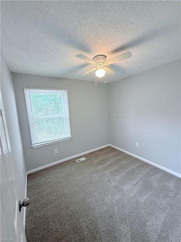 5555 Lynbrook LNDG, Virginia Beach, VA 23462