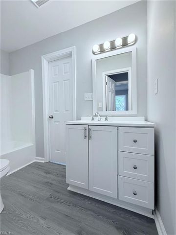 5555 Lynbrook LNDG, Virginia Beach, VA 23462