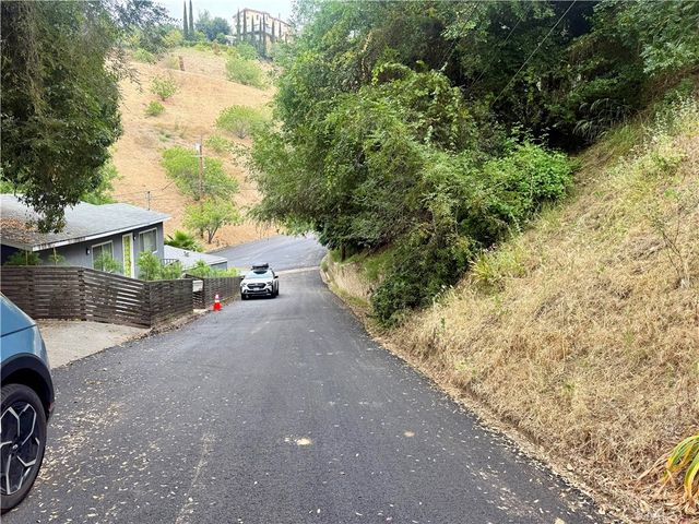 848 Ganymede Drive, Los Angeles, CA 90065