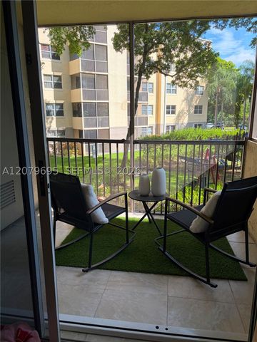 8225 Lake Dr 205, Doral, FL 33166
