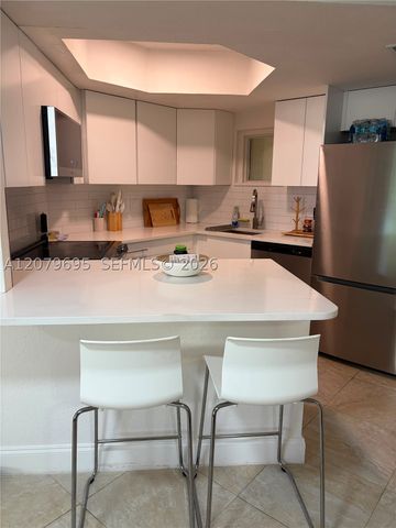 8225 Lake Dr 205, Doral, FL 33166