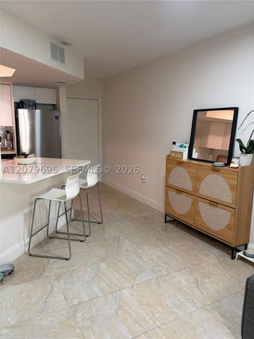 8225 Lake Dr 205, Doral, FL 33166