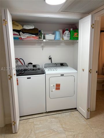 8225 Lake Dr 205, Doral, FL 33166