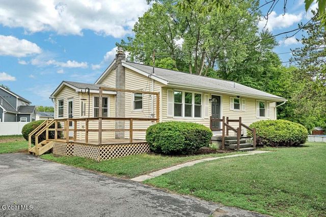 126 Guideboard Road, Halfmoon, NY 12188