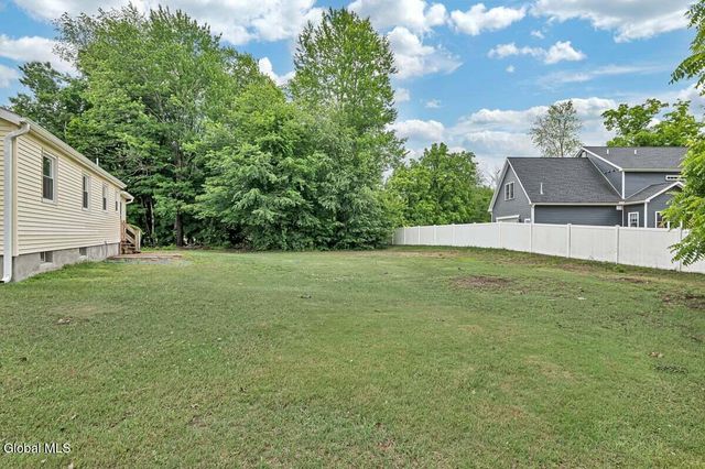 126 Guideboard Road, Halfmoon, NY 12188