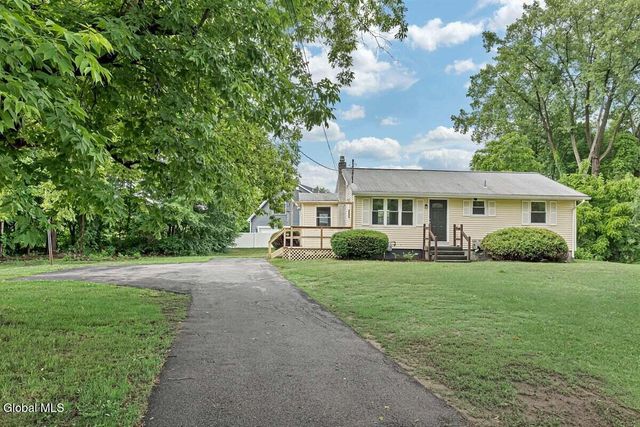 126 Guideboard Road, Halfmoon, NY 12188