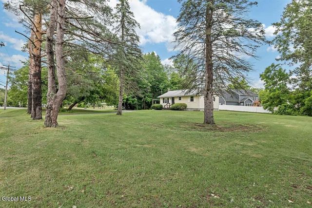 126 Guideboard Road, Halfmoon, NY 12188