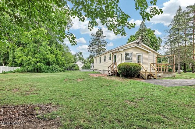 126 Guideboard Road, Halfmoon, NY 12188
