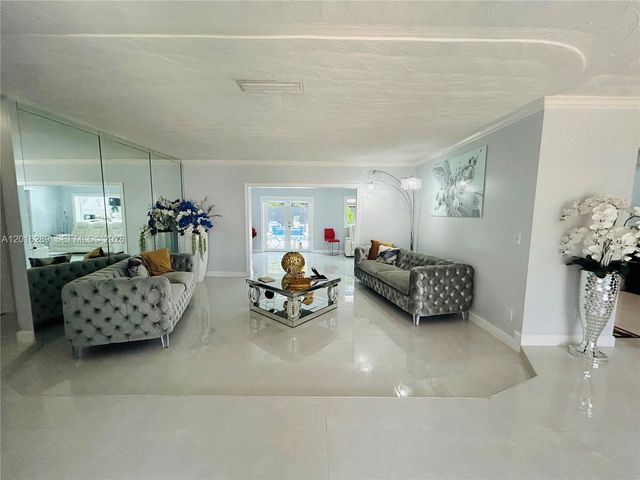 10830 SW 170th Ter, Miami, FL 33157