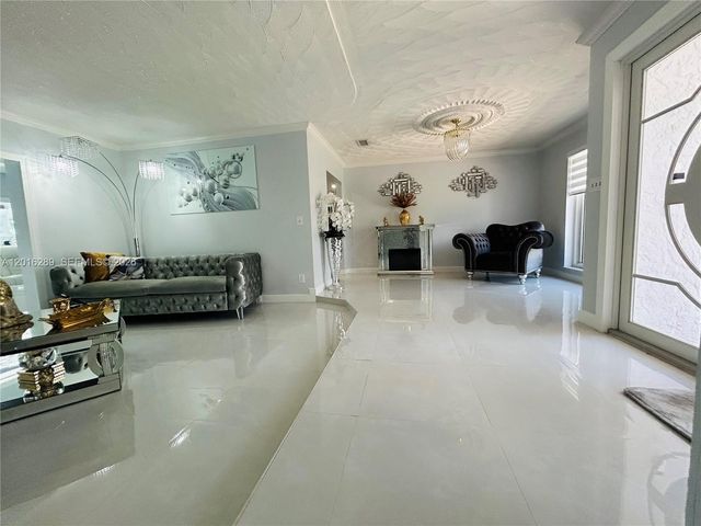 10830 SW 170th Ter, Miami, FL 33157
