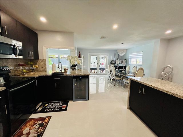 10830 SW 170th Ter, Miami, FL 33157