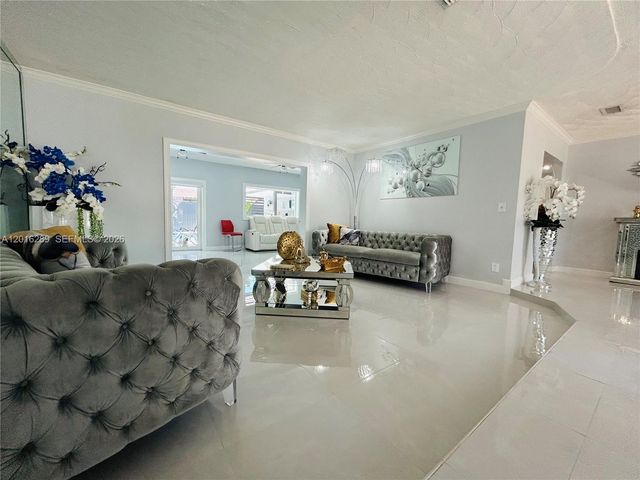 10830 SW 170th Ter, Miami, FL 33157