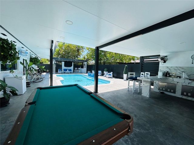 10830 SW 170th Ter, Miami, FL 33157